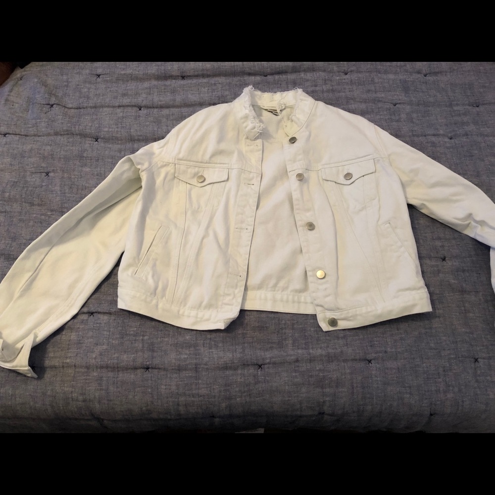 Cute white denim jacket!